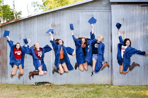 Luscombe Farms Senior Girl Group Photo Session Graduation Picture