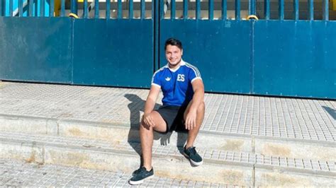 Es una leyenda Tío Frank visita el Estadio de Cádiz casa del Mágico González Noticias de