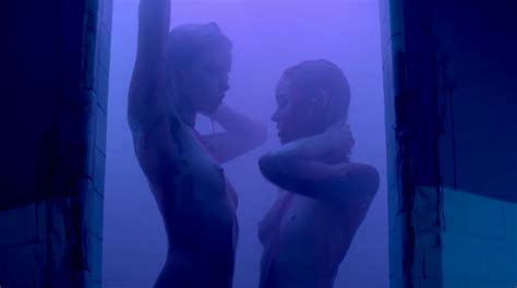 Neon Demon Nude Thefappening Pm Celebrity Photo Leaks