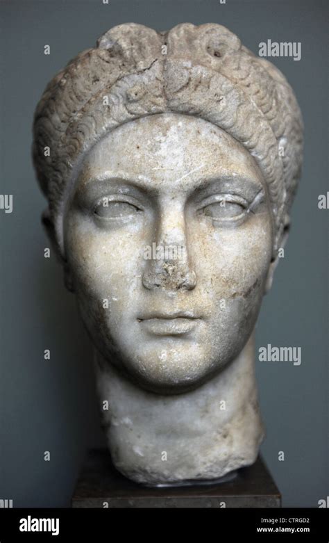 Vibia Sabina Emperatriz Romana Esposa De Adriano Busto