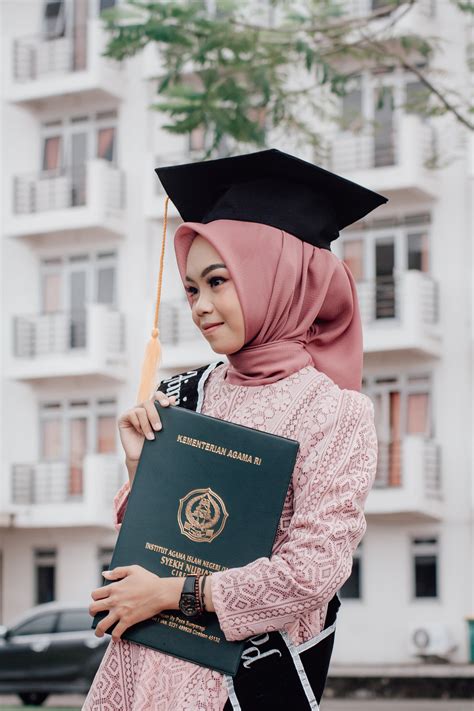 Graduate Hijab Photos Download The Best Free Graduate Hijab Stock
