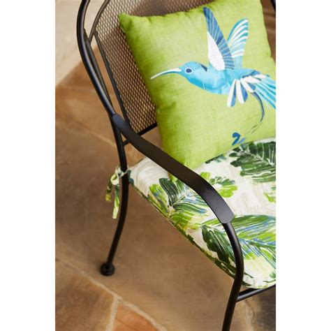 Dining chairs don't just have to look good, but should feel good, too. Garden Treasures Davenport Stackable Black Metal Frame ...