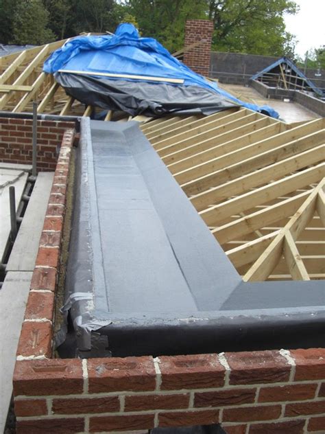 A professional repairman will be able to inspect your gutters and determine if they should be fixed or replaced. Картинки по запросу box gutter system | Идеи для дома, Дом ...
