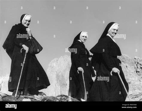 Nuns Laughing Hi Res Stock Photography And Images Alamy