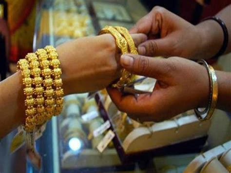 दिवाली तक 34000 तक पहुंच जाएगा सोना का दाम जानिए क्या है वजह Gold