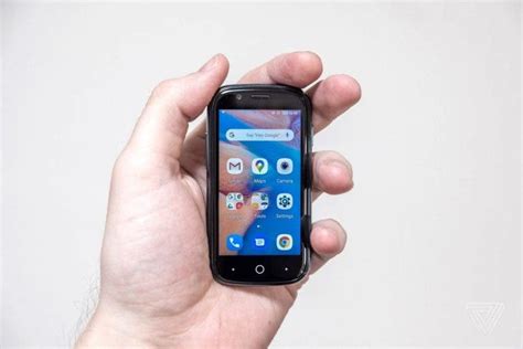 Jelly 2 The Worlds Smallest Smartphone Running Android 10 Coming