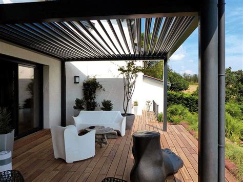Suite aux nouvelles mesures sanitaires, et dans l'attente de. Pergola bioclimatique pour la terrasse | Wooden pergola ...
