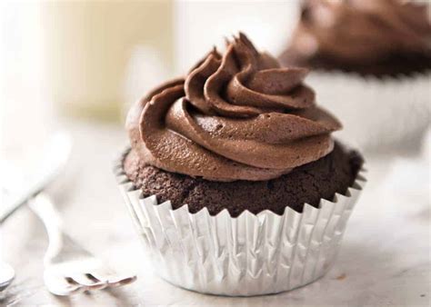 Best Easy Chocolate Cupcakes No Stand Mixer Recipetin Eats
