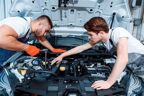 Top Benefits Of Hiring A Professional Mechanic For Auto Repairs The