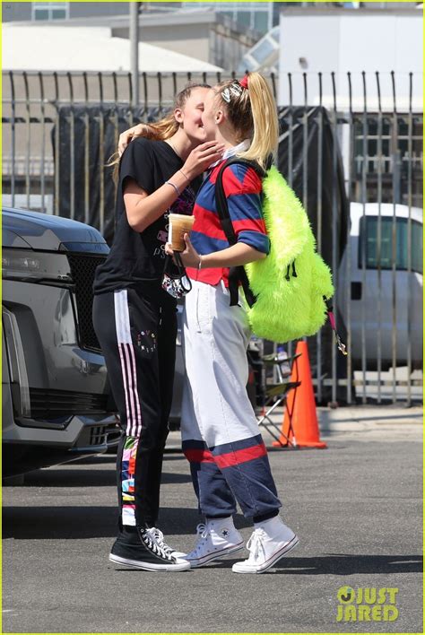 Jojo Siwa Gets A Kiss From Girlfriend Kylie Prew After Dancing With The Stars Rehearsal