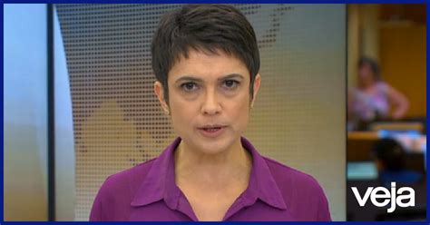 Sandra annenberg se emocionou ao vivo nesta tarde ao se despedir do jornal hoje, telejornal que comandou durante 16 anos. Sandra Annenberg deixa o 'Jornal Hoje' e será substituída ...