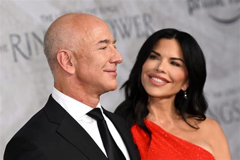 Jeff Bezos Girlfriend Says Shes Headed To Space Sometime Next Year But Not With Him Fortune