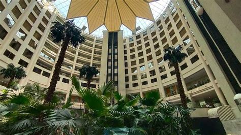 radisson blu hotel new delhi dwarka best rates on delhi hotel deals reviews and photos
