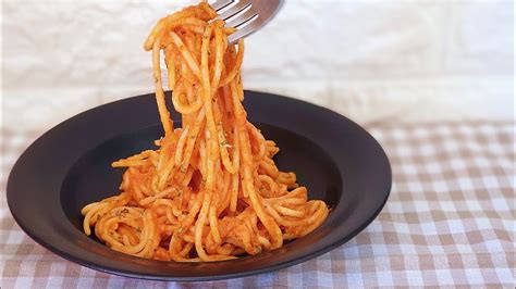 TRUCO Espaguetis rojos con pure de tomate Muy FÁCILES y