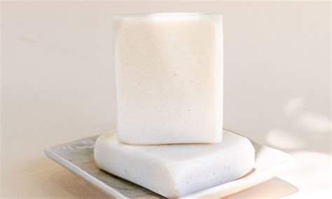 Haz tu propio jabón casero con bicarbonato para eliminar manchas del