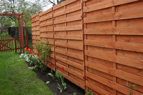 Diy Privacy Fences Is It Better Left To The Pros Shabby Chic Boho