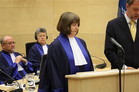 urgent cpi affaire gbagbo contre le procureur fatou bensouda cernée les juges lui ordonnent d