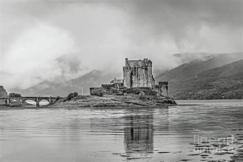 Eilean Donan Castle Photograph By Tom Watkins Pvminer Pixs Fine Art