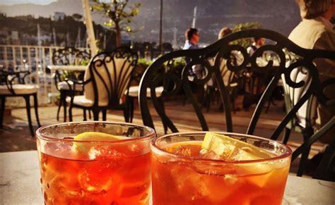 hotel breaks guinness world record with 167 4 gallon negroni cocktail lite 88 5 lite favourites