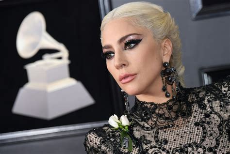 Lady Gaga Wears Huge Black Dress At Grammy Awards 2018 Lady Gaga Red