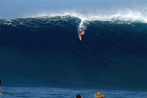 El Precio Por Surfear Olas Gigantes