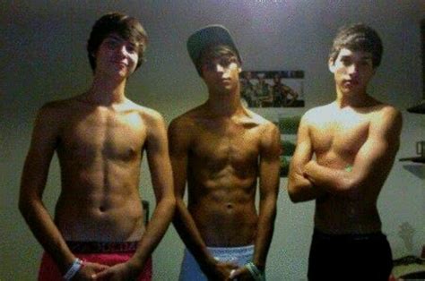 Omfg Dibs On The One In The Middle Male Gender Call Me Maybe