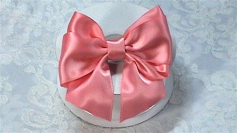 My boyfriend's birthday was coming up, and i needed to get him some gifts quick! DIY Ribbon Bow, DIY, Make Hair Bow, Tutorial, Bow Tie ...