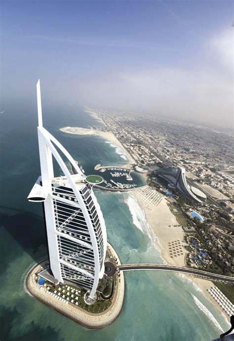 Dubais Burj Al Arab To Offer Helipad Weddings Starting From 55000