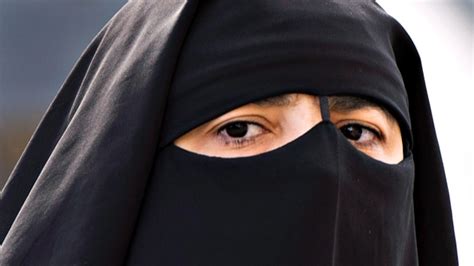 Canada To Ban Niqab Veils At Citizenship Oath Ceremonies