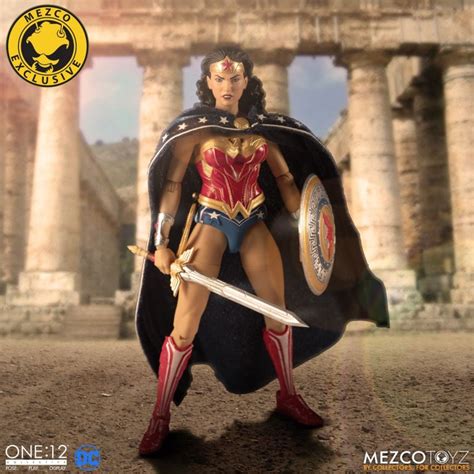 One12 Collective Wonder Woman Classic Edition Mezco Toyz