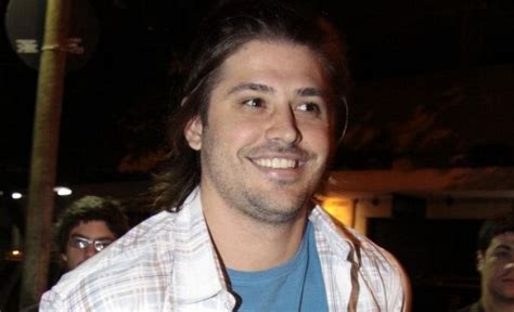Check spelling or type a new query. Veja alguns "atores cantores" brasileiros - Fotos - UOL TV ...