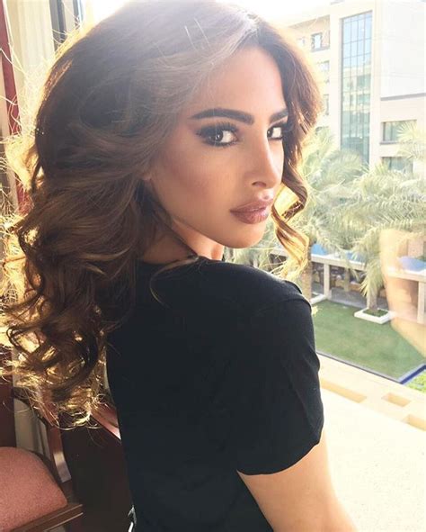 13 Middle Eastern Beauty Gurus We Cant Stop Watching Beauty Arab