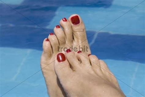 Woman´s Feet By A Swimming Pool Download People