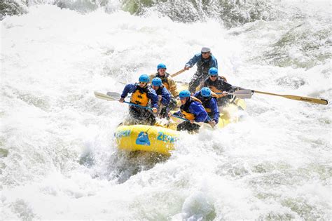 Rafting In California These Are The Best 8 Rivers To Paddle This Summer