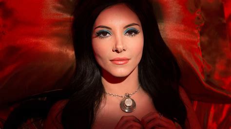Review ‘the Love Witch Hell Bent On Capturing Your Heart The New York Times