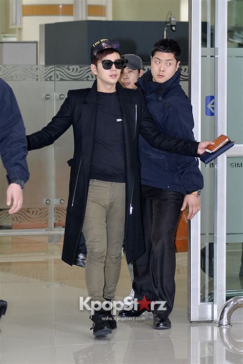 Jang Geun Suk At Kimpo Airport After Completing Zikzin Live Tour In Zepp Jan 11 2014