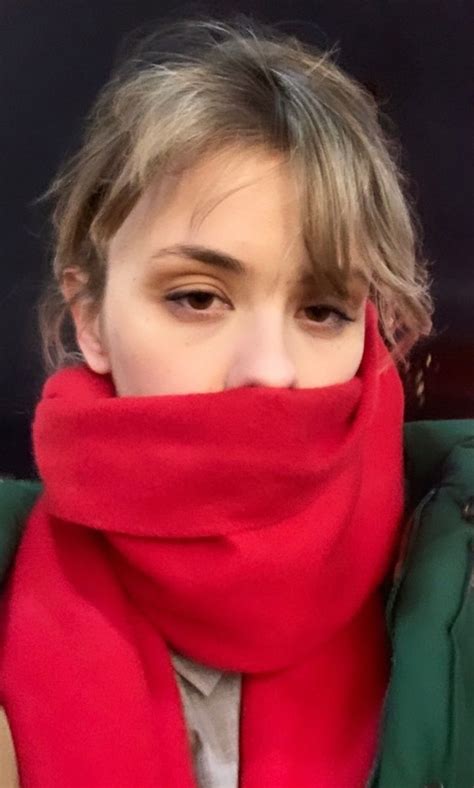 Dasha Nekrasova Selfie Red Scarf Green Coat Female Joker Red Scare