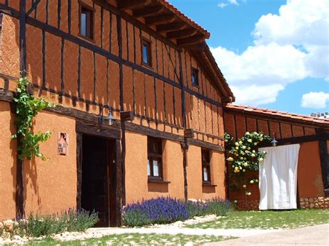 Casa rural ubicada en muriel de la fuente, situada en el centro de la provincia de soria, donde se puede disfrutar de espectaculares paisajes. La Casa de Adobe, Hotel Rural, Cañón del Río Lobos, Soria.