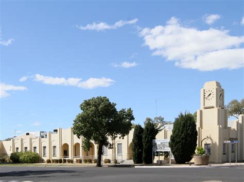 Motel is in a couple of steps from moree golf club and woolaway wines bar. Moree, NSW - Aussie Towns