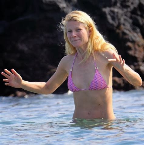Retro Bikini Gwyneth Paltrow Looks Beauty In A Pink Bikini During New Year S Eve In Hawaii