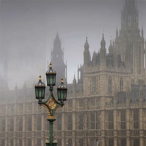 Photographer Captures Mystical Beauty Of A Foggy London