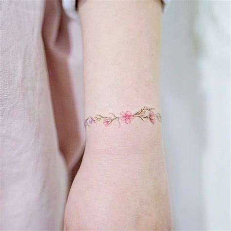 30 Subtle And Delicate Pastel Tattoos By Mini Lau Tattoobloq Pastel