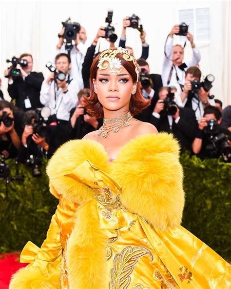 8 Iconic Times Rihannas Hair Was The Complete Definition Of Mane Goals