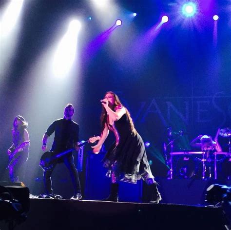 Pin By Lyonica Rv On Evanescence Concert Evanescence