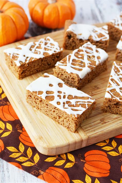 With only 90 calories per bar, this is the perfect dessert for thanksgiving or any fall occasion. Pumpkin Spice Bars Recipe - Perfect Sweet Treat For The Fall