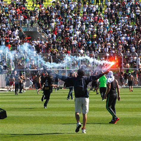 A las 'microbuseras' les empataron durante la segunda mitad, pero de todas formas se quedaron con los tres puntos. Santiago Wanderers vs. Colo Colo Match Abandoned After ...