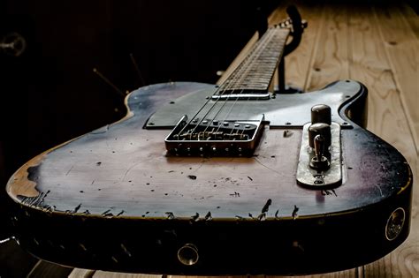 Wallpaper Old Musical Instrument Relic Guitar 2048x1365