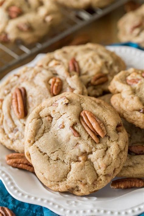 These cookies are easy and taste so amazing. Soft & Chewy Butter Pecan Cookies - Sugar Spun Run