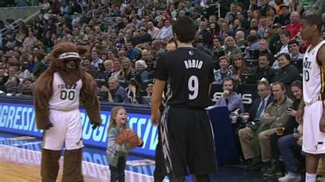 Little Girl Plays Catch With Ricky Rubio Gets Abducted By Jazz Mascot