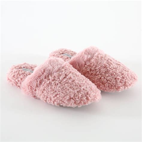 20 Off Pink Fuzzy Slide Slipper Slippers For Girls Slippers Cute